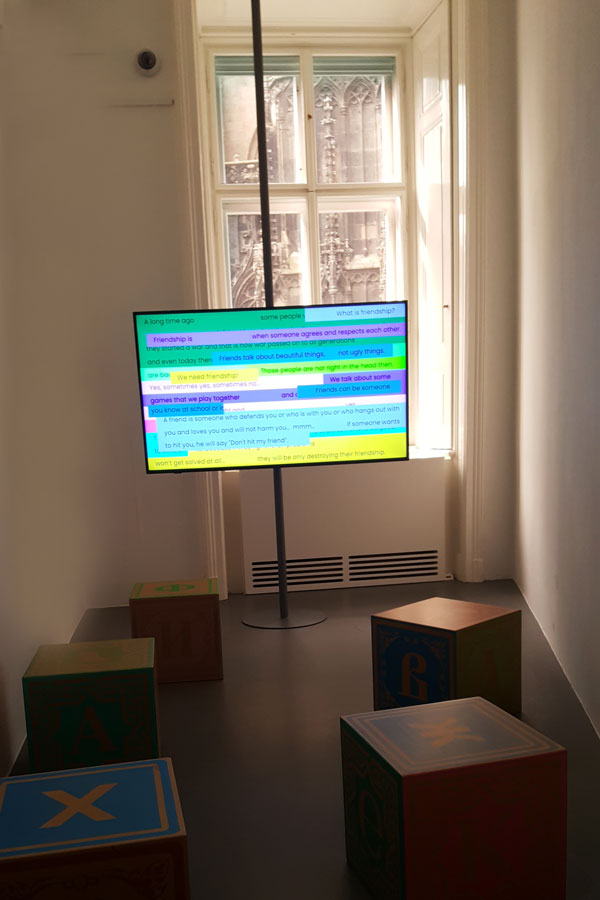 In aller Freundschaft, Videoinstallation mit Blick auf den Stephansdom 