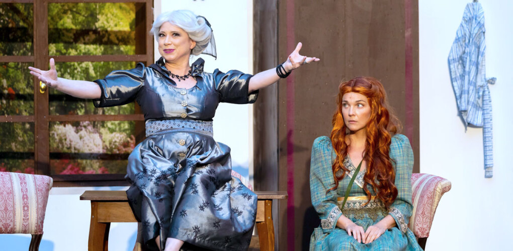 Claudia Rohnefeld (Katharina Hubrhaber), Barbara Kaudelka (Katharina Haberhuber) © Robert Peres