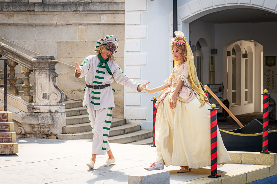 Kurt Hexmann (Brighella), Anna Sohie Krenn (Clarice) © Johannes Ehn