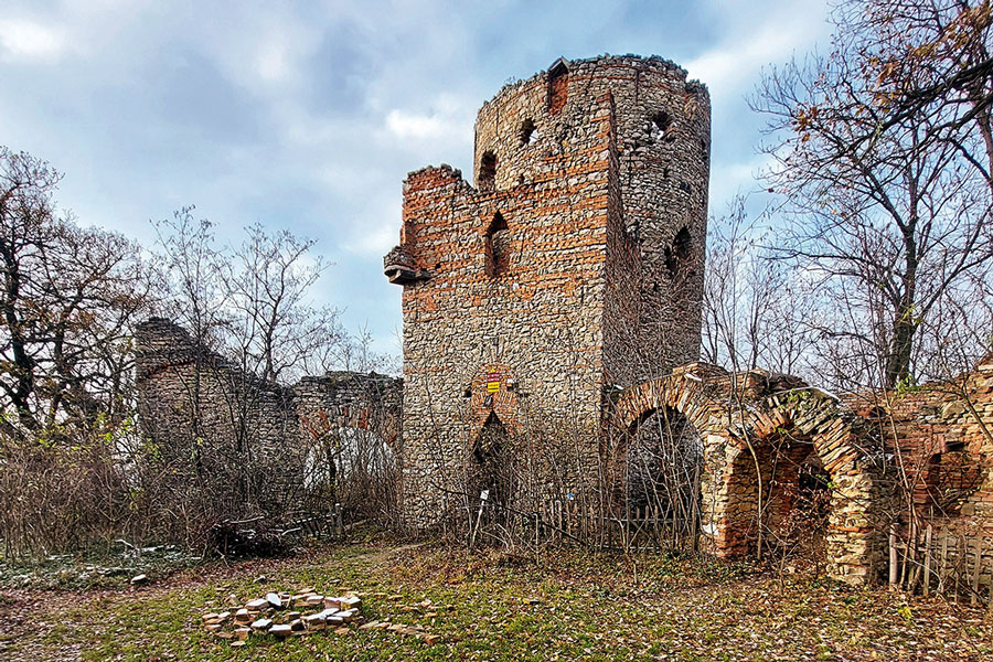 Die Hanslburg, eine künstliche Ruine © Thomas Ruzicka